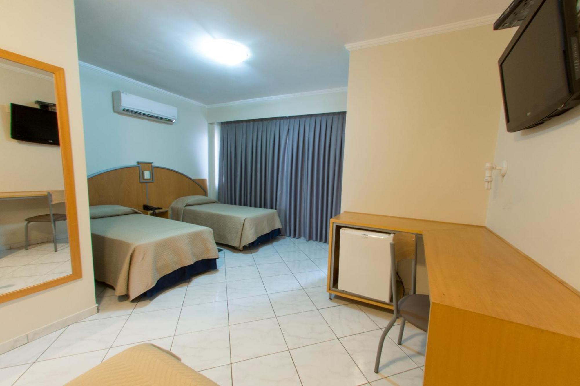 Estoril Hotel Marilia Ruang foto