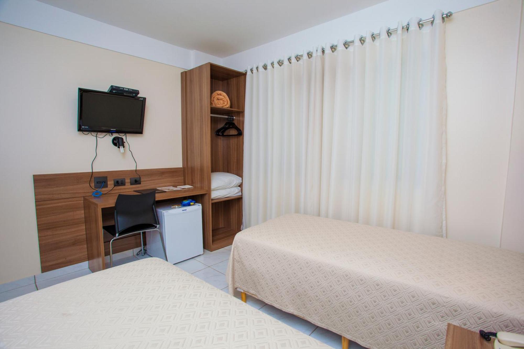 Estoril Hotel Marilia Ruang foto